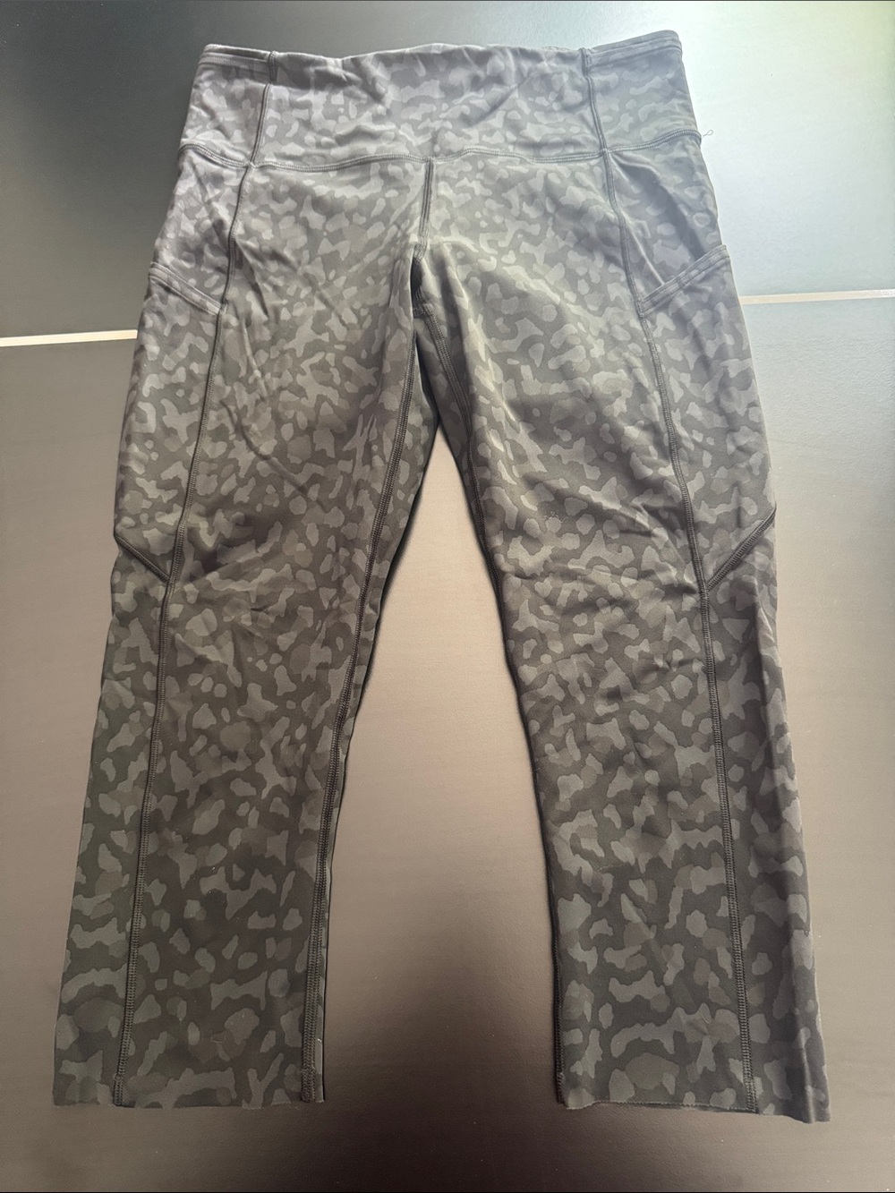 lululemon athletica animal print  Fast and Free capri leggings
